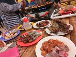 Menu yang dihidangkan adalah nasi berlauk ayam goreng atau ayam gulai. 10 Tempat Makan Best Di Kota Bharu Yang Anda Patut Cuba Pakar Percutian