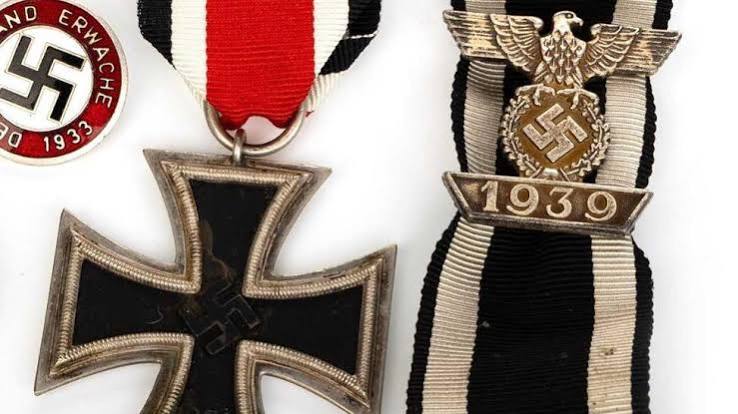 Auctioneer to stop selling Nazi artefacts after Glasgow event - BBC News
