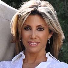 Laura Bove Maddaloni: Marketing/pr, researcher…