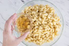 This macaroni salad recipe is creamy but still light, sweet but tangy, and has a wonderful mix of flavor, spice the best macaroni salad ever. How To Make Authentic Hawaiian Macaroni Salad Devour Dinner