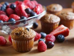 La Recette Parfaite De Muffins Au Son Et Aux Petits Fruits Recipe Dessert Recipes Easy Food Desserts