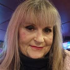 Ann Boes's Instagram, Twitter & Facebook