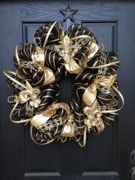 Pin By Jennifer Blevins On Wreaths Gold Christmas Decorations Black Gold Christmas Wreaths
