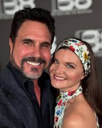 Love you all 💕😘💕We need 900 hellos from 900 lovely fans to brighten up  the night ❤️✨ MOSMur 系 четАВние