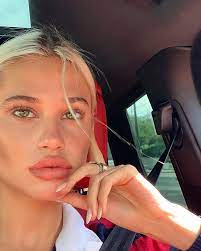 She was born and raised in georgia, and was first scouted as a model aged 14 in a shopping mall. Pin On Pics