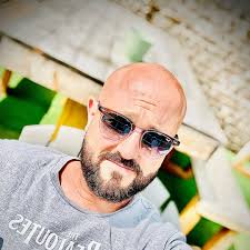 Mika rejoint la prog du Main Square 🫶🏻 Et ce sera QUE DU LOVE ❤️‍🔥 Le  Main Square t'annonce des nouveaux noms CHAQUE JOUR de la semaine, t'es pas  prêt.e 💯