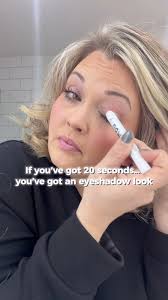 If you've got 20 seconds… you've got an eyeshadow look 😂 Just slap it