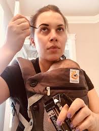 When mommy has to work 🙈