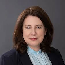 Keri Bennett's Instagram, Twitter & Facebook