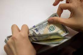 En la mañana de este jueves, el dólar se ha negociado en promedio a 3.740 pesos hasta antes de las 11 de la mañana. Dolar Trm Hoy Inicio Variaciones Y Cierre Del Precio Del Dolar En Colombia Hoy 6 De Mayo De 2021 El Espectador