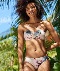 Découvrez l'intégralité de la nouvelle collection maillots de bain 2 pièces pour femme sur etam : Maillots De Bain Femme Jolis Bikinis A Petits Prix