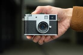 Fujifilm X Half camera features vintage film aesthetic