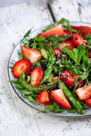 Erdbeeren waschen und blütenansätze entfernen. Die 14 Besten Ideen Zu Salat Mit Erdbeeren Salat Mit Erdbeeren Salat Mit Salat