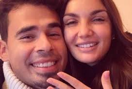 Che lo scorso natale le ha chiesto di sposarlo (sotto). Elettra Lamborghini In Intimo Con Il Velo Ma Vi Pare Che Vado All Altare Con Il C Di Fuori Radio 105