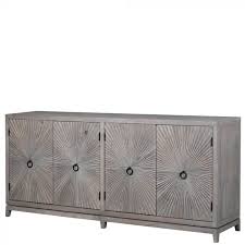 Vom flachen tv lowboard zum praktischen küchen sideboard bis hin zum platzwunder highboard ist. Grosses Sideboard Aus Kiefernholz Mit Vier Turen In Sonnenstrahlen Optik