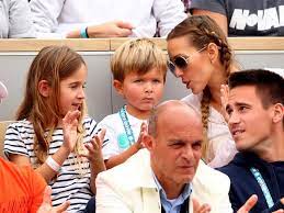 Novak i jelena u adrenalinskom spustu na zlatiboru video. French Open 2019 Adorable Photo Of Novak Djokovic S Son Stefan Is Wimbledon S Shame