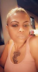 What does it mean to dream of a handsome man braiding my hair?