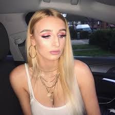 Tina Pilla's Instagram, Twitter & Facebook