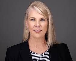 Tracy Flores's Instagram, Twitter & Facebook