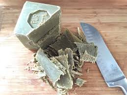 Savon De Marseille Pour Faire De La Lessive Maison Du Liquide Vaisselle Maison Du Savon Liquide Pour Les Mains En 2020 Liquide Vaisselle Savon Liquide Maison Savon