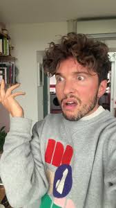 Le Chat des Voisins : Une Vidéo Drôle !