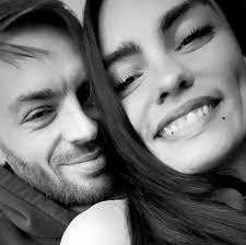 Season 1 épisode 254 :Some Emile when I press the gas . Is that normal ?  Thx a lot 🤦🏻