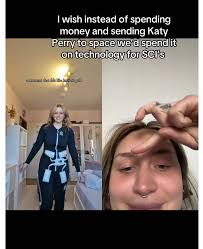 #duet with @emelie🩷 #molliisuit so proud