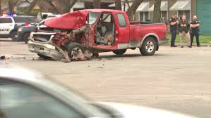 El sabe cómo probar la culpa, conoce las leyes de accidentes en bicicleta de texas, cuenta con expertos para apoyar los reclamos y tiene experiencia en pelear para. Se Registran Dos Accidentes Mortales En El Area De Houston Univision 45 Houston Kxln Univision