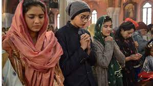 Frauen in pakistan werden jedoch aufgrund der patriarchalischen gesellschaft pakistans diskriminiert. Pakistan Frauen Retten Sich Aus Ehebetrug Vatican News