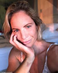 Emily jane seebohm, oam is an australian backstroke, freestyle, butterfly and individual medley swimmer. Freedomroo Swimming Champion Emily Seebohm Opens Up About Her Two Year Struggle With An Eating Disorder Australiannewsreview