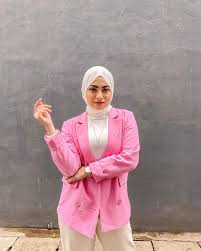 Nathalie holscher dikabarkan punya hubungan spesial dengan manajernya, panji komara. Sule Tak Menyangka Nathalie Holscher Jago Masak Ternyata Keturunan Chef Kapanlagi Com