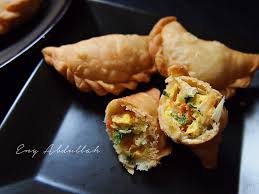 Kalau rasa bosan dekat rumah, bleh laa buat karipap dekat rumah resepi inti sedap dan mudah di tengok tv tu boleh laa makan karipap yer. Karipap Inti Telur Hancur