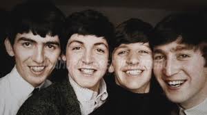 George is playing a Rickenbacher 12 string which sounds so amazing!