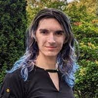 Erin Plumb's Instagram, Twitter & Facebook