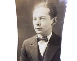 Vintage 1920's Photograph Young Man in Suit Studio 21338