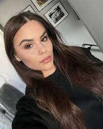 Linda Dimarco's Instagram, Twitter & Facebook