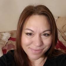 Ramona Holmes (@ramonarholmes)