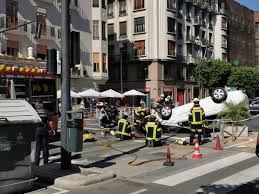 Maybe you would like to learn more about one of these? Dos Heridos Al Volcar Un Taxi En La Avenida Del Puerto De Valencia
