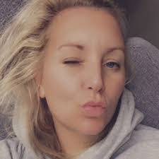 Linda Ernst's Instagram, Twitter & Facebook