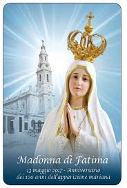 Apparizione della madonna di fatima il 13 maggio 1917 ebbe luogo a cova da iria, in portogallo, la prima apparizione della vergine maria ai piccoli jacinta e francisco marto che con la cugina lúcia dos santos stavano sorvegliando il gregge. Card Madonna Di Fatima In Pvc Da 5 X 8 Cm Italiano Santini