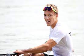 João ribeiro completed the event in 1.42,138 minutes, only 1,307 seconds behind the hungarian and new european champion, balint kopasz. Kopasz Balint A Hajraban Kizartam A Kulvilagot