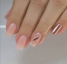 Eres una chica que tienes uñas pequeñas o cortas, en mujer de 10 te damos estos 10 increíbles diseños para colores neutros, líneas sencillas son la mejor forma de decorarlas y hacerlas lucir. Pink Nails Manicura De Unas Unas Elegantes Y Sencillas Unas Sencillas Y Bonitas