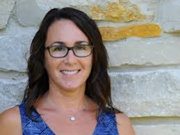 Lisa Snelling's Instagram, Twitter & Facebook