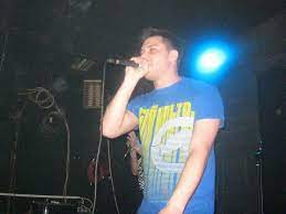 Idite do vraga, raki ragga, ragga, vici yagga, yagga, cista ragga sagga, ovo nije reggae, to ti mozak baga, nije ni komercijala, mi smo ragga bagra. Blaya Dub Playa I Reper Gazda Paja Sinoc U Klubu Feedback Jugmedia