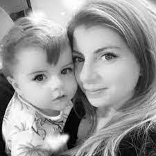 Ernestine Moon's Instagram, Twitter & Facebook