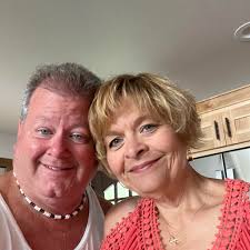 Susan Olsen as Cindy Brady, Eve Plumb as Jan Brady and Maureen McCormick as  Marcia Brady in The Brady Bunch 💫