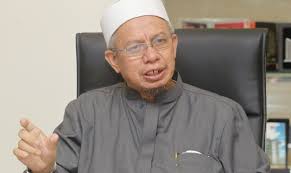 Abstrak gerakan mengiktiraf lesbian, gay, biseksual & transgender (lgbt) oleh golongan liberal merupakan satu ancaman kepada masyarakat islam di malaysia. Masyarakat Perlu Bantu Lgbt Kembali Ke Pangkal Jalan