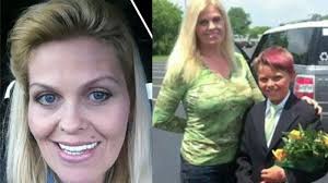 Wanita Ini Ikut Anaknya Jadi Transgender, Perubahannya Bikin Syok, Dulu Ibu  dan Putera, Kini. . .