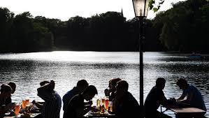 Corona News Am 9 9 Munchen Erlasst Neues Alkoholverbot Furs Wochenende Der Spiegel
