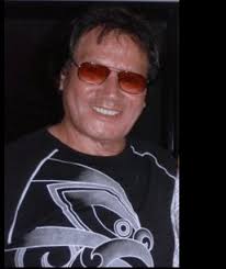 Eddie Low Singer, Musician, Performer and Entertainer.